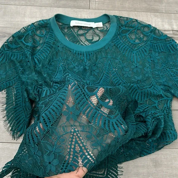 Bishop + young shirt - Picture 3 of 3